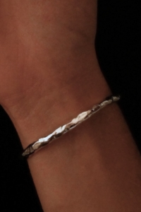 Nekala bracelet Yetha unisexe argent massif recyclé éthique fait main en france minimaliste moderne bijoux précieux waterproof vermeil or