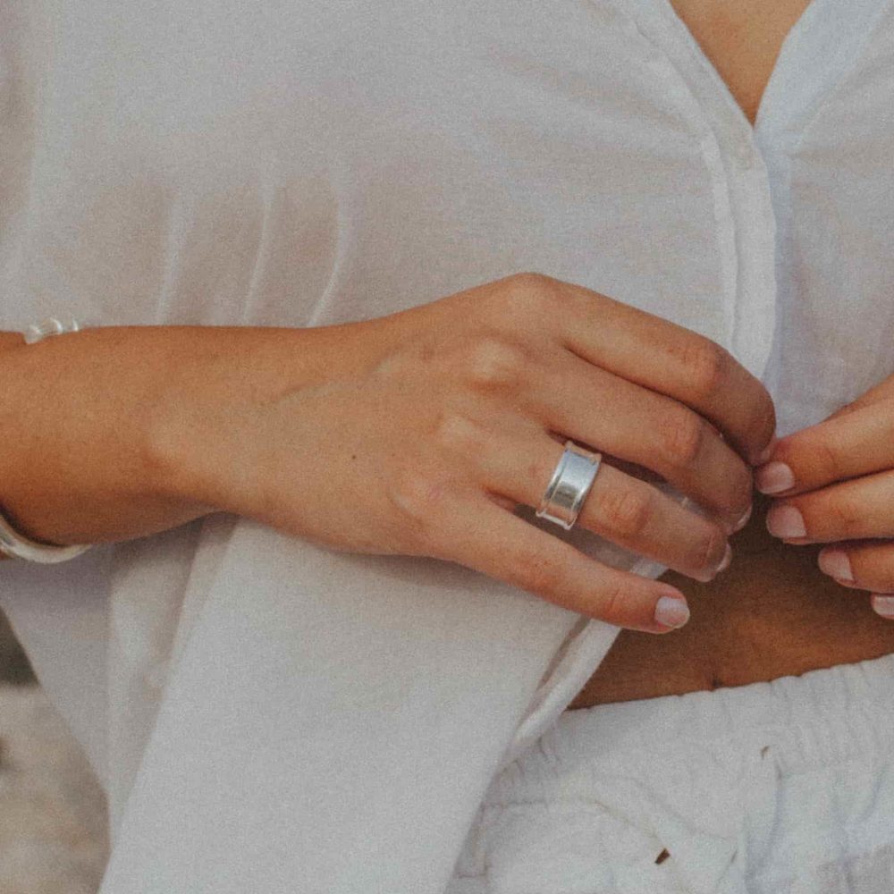 Bague HOI unisexe Nekala bijoux ethnique inspirations culturelles symbolique civilisations histoire art antique moderne ancien vermeil or argent massif bijoux précieux éthiques durables fait main