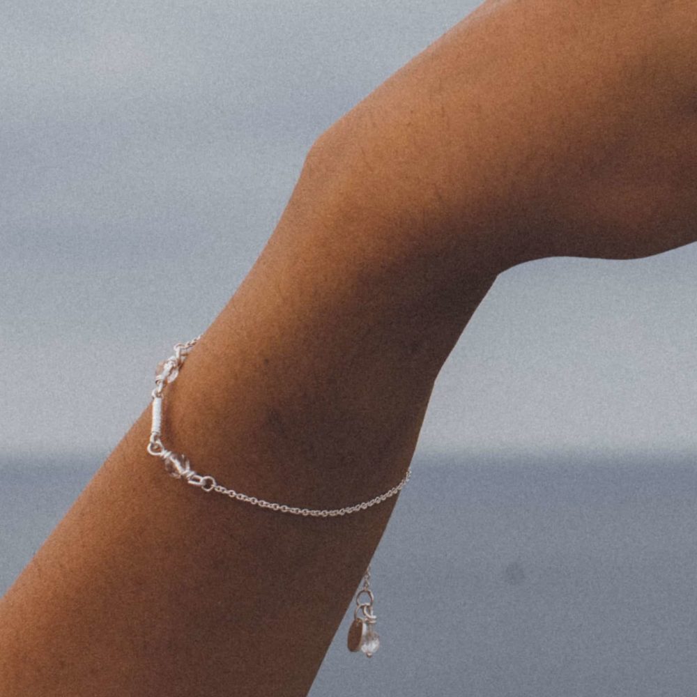 Bracelet Helia argent massif recyclé fait main en france joaillerie bijouterie cristal de roche naturel de Birmanie symbolique précieux durable éthique