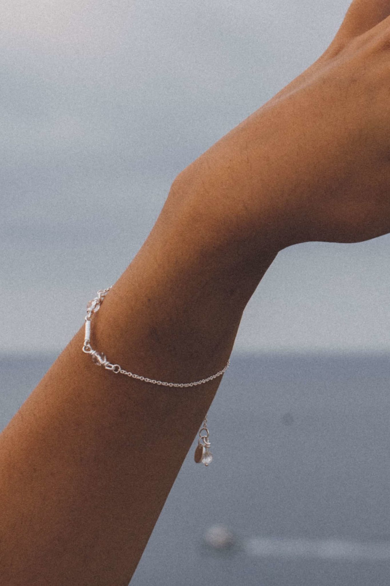 Bracelet Helia argent massif recyclé fait main en france joaillerie bijouterie cristal de roche naturel de Birmanie symbolique précieux durable éthique