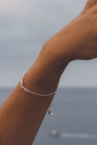 Bracelet Helia argent massif recyclé fait main en france joaillerie bijouterie cristal de roche naturel de Birmanie symbolique précieux durable éthique