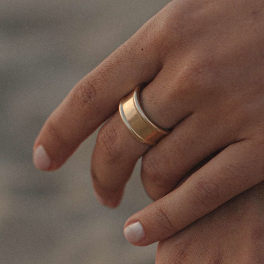 Bague HOI Nekala bijoux précieux gravées seigneur des anneaux symboles chic élégant statement bijoux soirées quotidien