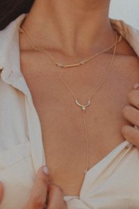Collier ode Nekala bijoux vermeil or 18 caracts cristal de roche de Birmanie naturel précieux durable éthique fait main joaillerie bijouterie France local